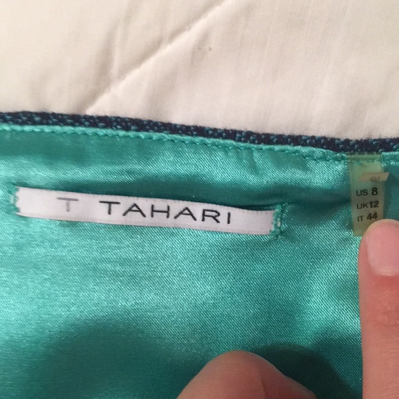 Tahari teel mini skirt - Picture 4 of 8